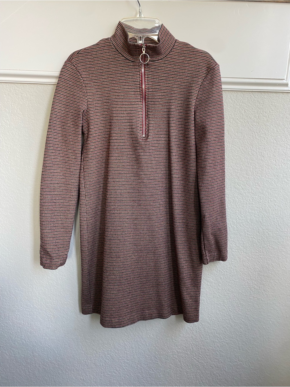 Long Sleeve Half-Zip Knit Dress in Burgundy/Black Houndstooth Zara size small